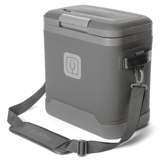 magpack-18-can-c5 magpack_18_graphite_front_strap.png